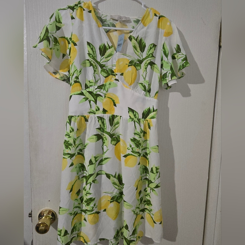 4P LOFT Petite Yellow and Green Lemon Print Dress. NWT  Lightweight